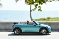 MINI Cabrio photo