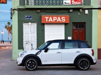 MINI Cooper S Countryman photo