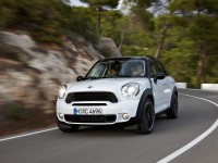 MINI Cooper S Countryman photo