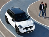 MINI Cooper S Countryman photo