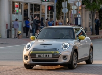 MINI Cooper SE photo