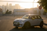 MINI Cooper SE photo