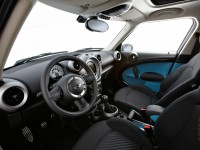 MINI Cooper Countryman photo